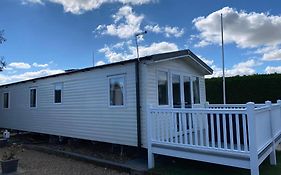 Brilliant 8 Berth Caravan At Southview Holiday Park In Skegness Ref 33005Ml